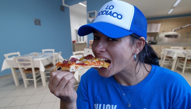 Pizza e bibita da asporto per 2 persone (domicilio +2,00)